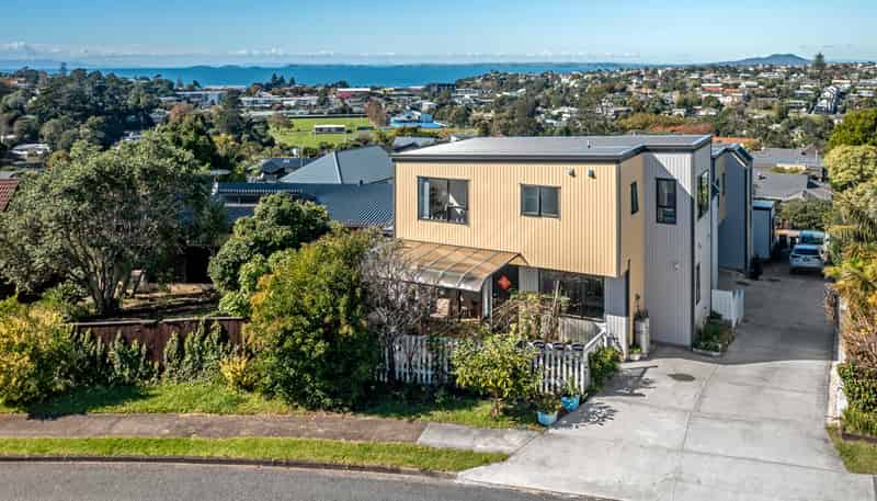 2A Robin Lane, Browns Bay