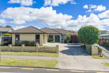 86 Borman Road, Huntington
