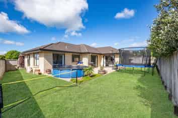 86 Borman Road, Huntington