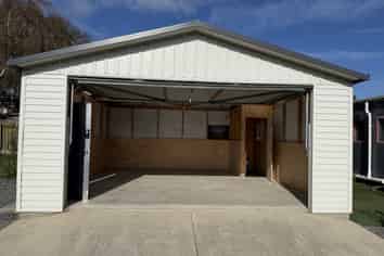 Ideal tradie space in Hinemoa Street