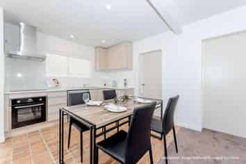 2/9 Vine Street, Mangere East