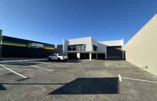 Superb Station Road opportunity