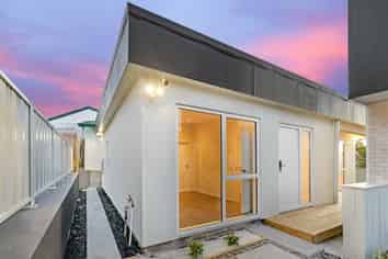 60D Lewisham Street, Highland Park