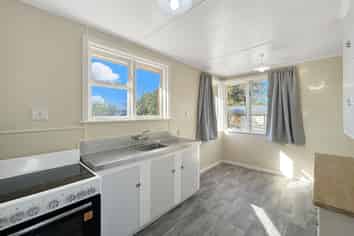 300 Conyers Street, Strathern