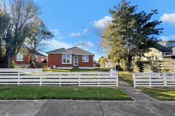 300 Conyers Street, Strathern