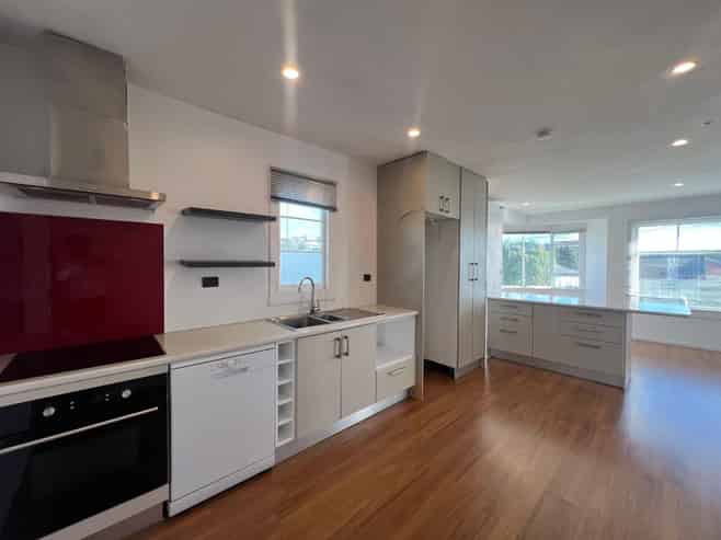 11 Chilman Street, Strandon