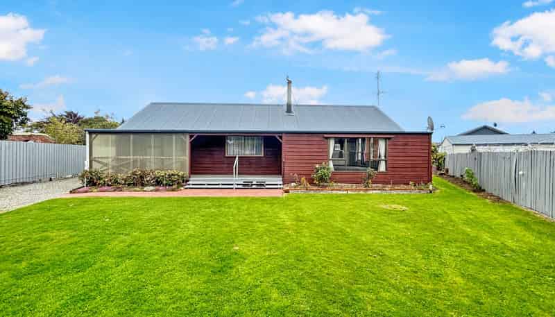 17 Niddry Crescent , Winton