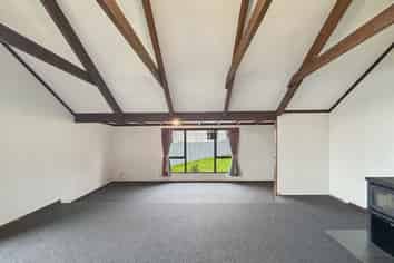 17 Niddry Crescent , Winton