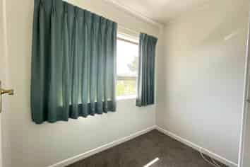 17 Queenstown Road, Hillsborough