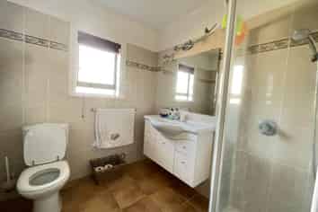 17 Queenstown Road, Hillsborough