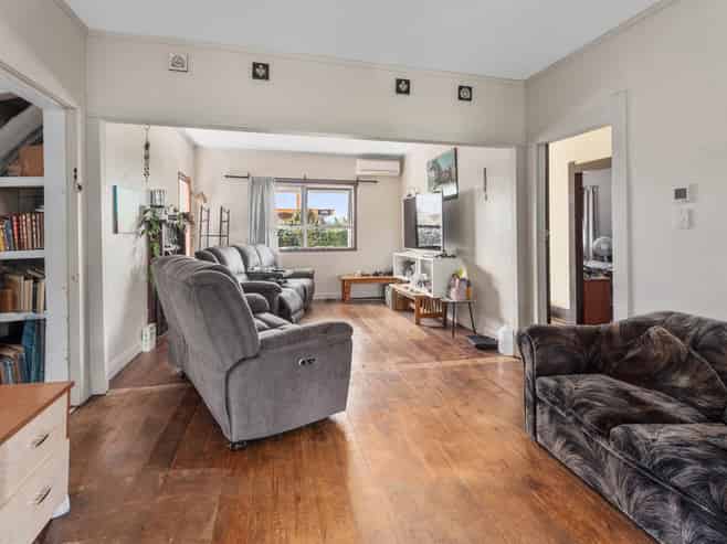 16 Tauraroa Road, Maungakaramea