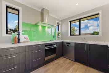 10 Les Wakefield Road, Mapua