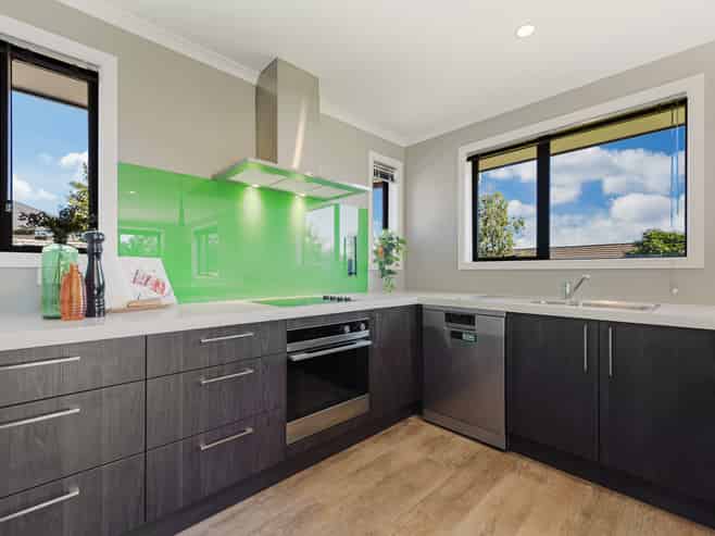 10 Les Wakefield Road, Mapua