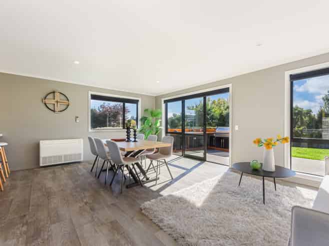 10 Les Wakefield Road, Mapua