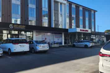 Small retail / office central Albany