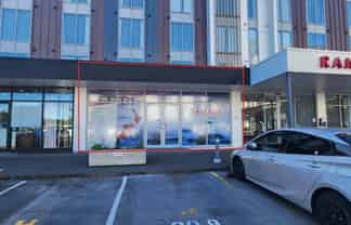 Small retail / office central Albany