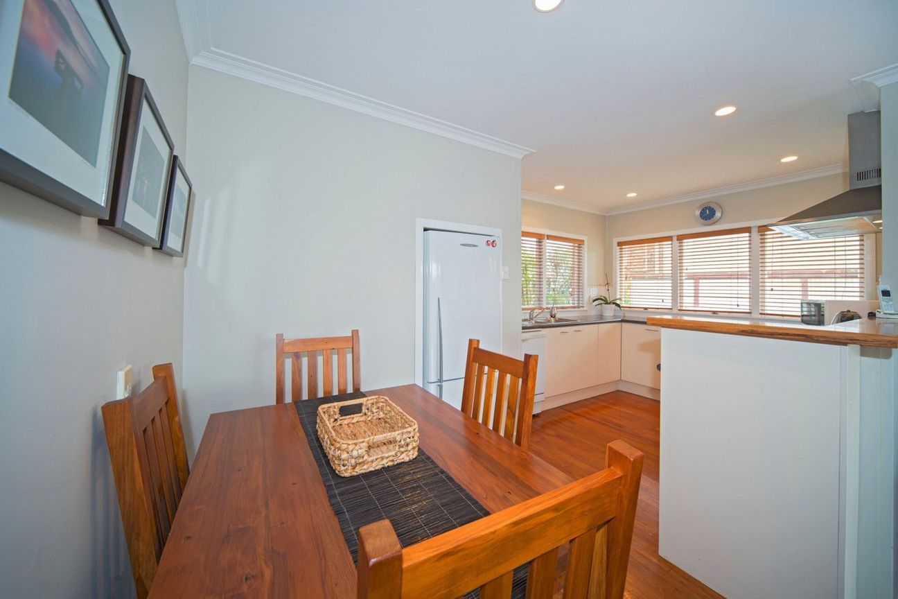 Beautiful 2 Bedroom with Native Timber Floors - Ansicht 4