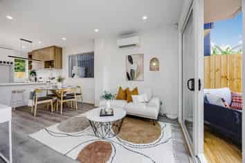 2/69 Wordsworth Road, Manurewa