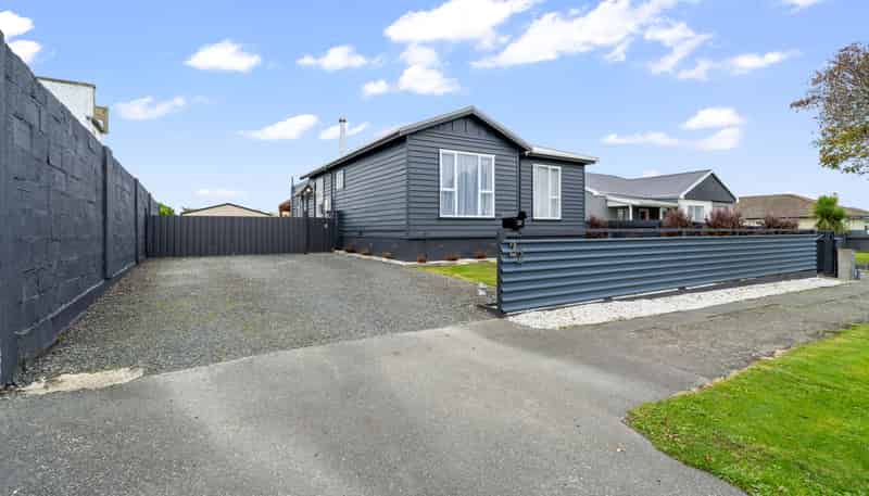 22 Coronation Street, Strathern