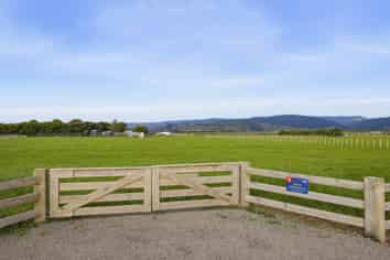 223 Kuku Beach Road and James Farm Lane, Levin