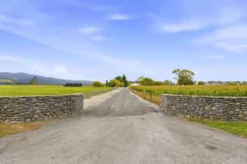 223 Kuku Beach Road and James Farm Lane, Levin