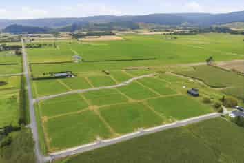 223 Kuku Beach Road and James Farm Lane, Levin