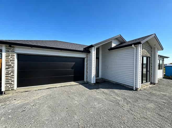 55 Parkland Loop, Milldale