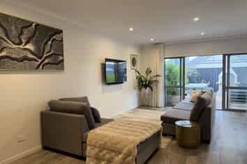 33 Bristol Freighter Road, Hobsonville