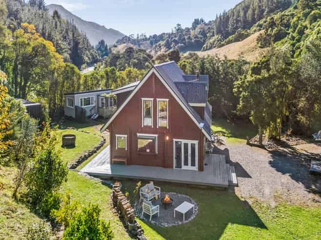 2 Teal Valley Road, Hira