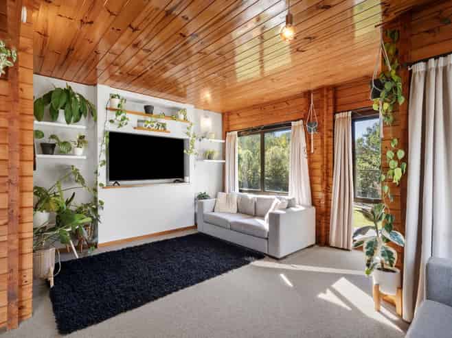 2 Teal Valley Road, Hira