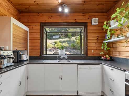 2 Teal Valley Road, Hira