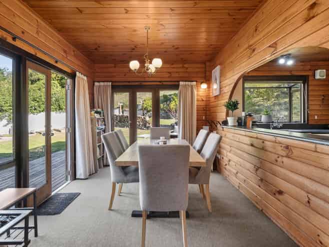 2 Teal Valley Road, Hira