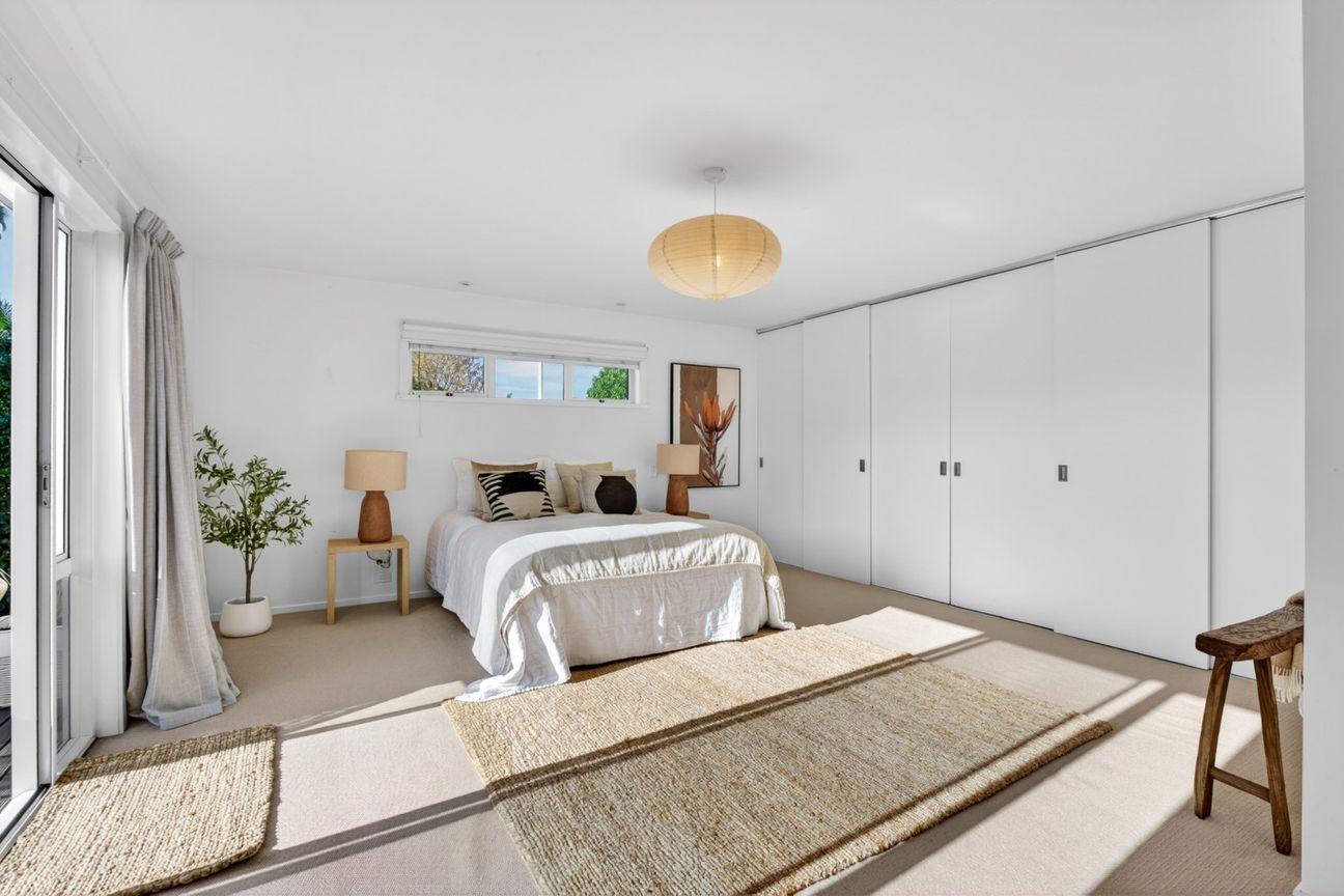 Warm, Modernised Home in a Sought After Area - Widok 5