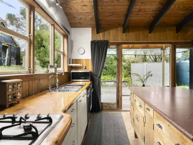 2/24 Clothier Road, Hamilton Lake