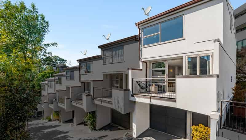 2/300 Parnell Road, Parnell