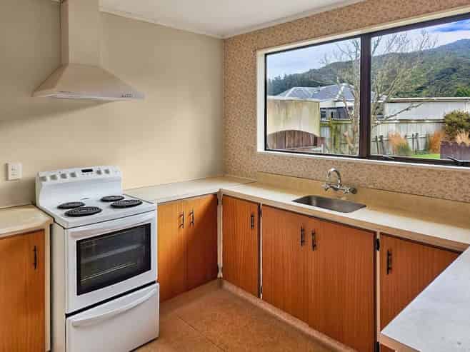 343 Wellington Road, Wainuiomata