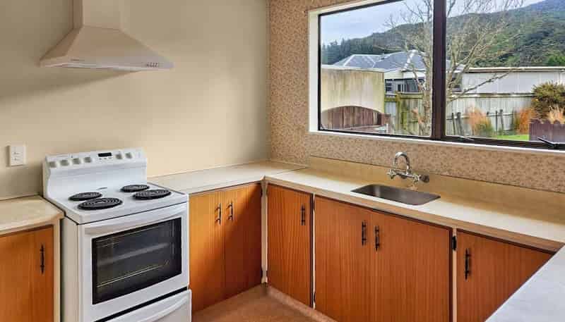 343 Wellington Road, Wainuiomata