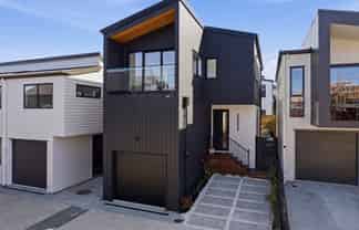 102E Te Oneroa Way, Long Bay