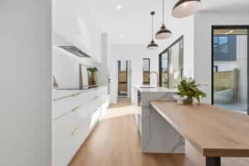 102E Te Oneroa Way, Long Bay