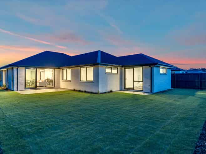 29 Weaver Street, Ravenswood