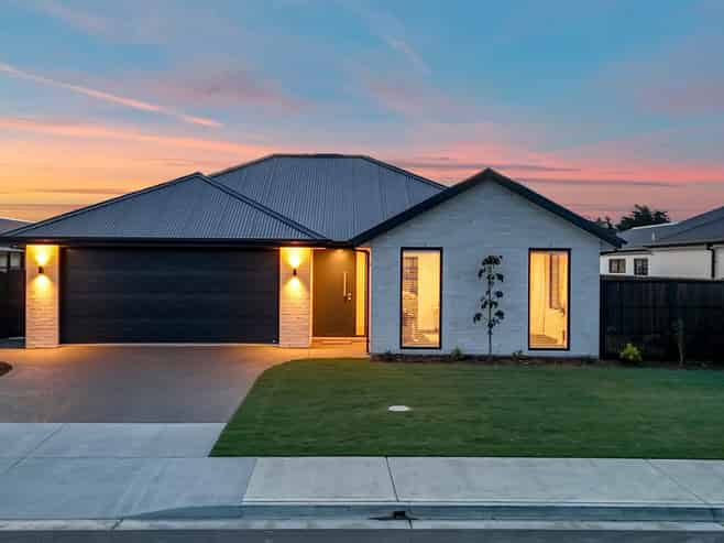 29 Weaver Street, Ravenswood