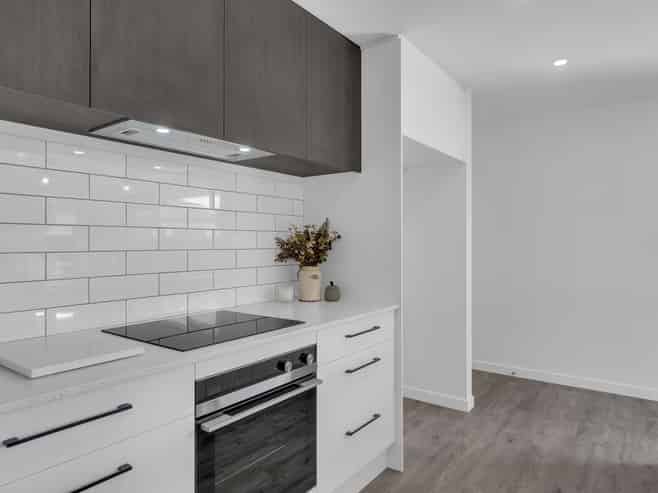 29 Weaver Street, Ravenswood