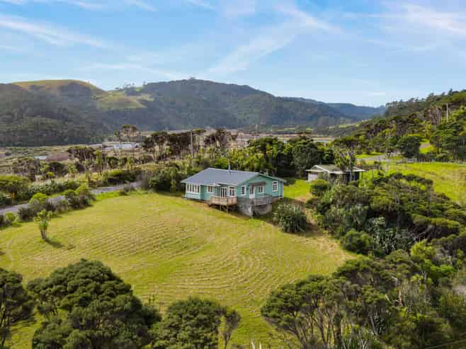 158 Bethells Road, Bethells Beach