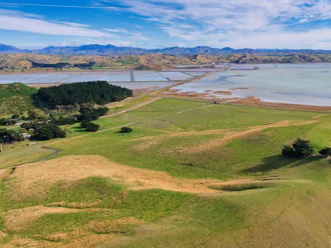  Corner Marfells Beach and Clifford Roads, Lake Grassmere