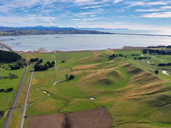  Corner Marfells Beach and Clifford Roads, Lake Grassmere