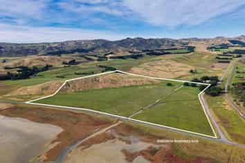  Corner Marfells Beach and Clifford Roads, Lake Grassmere