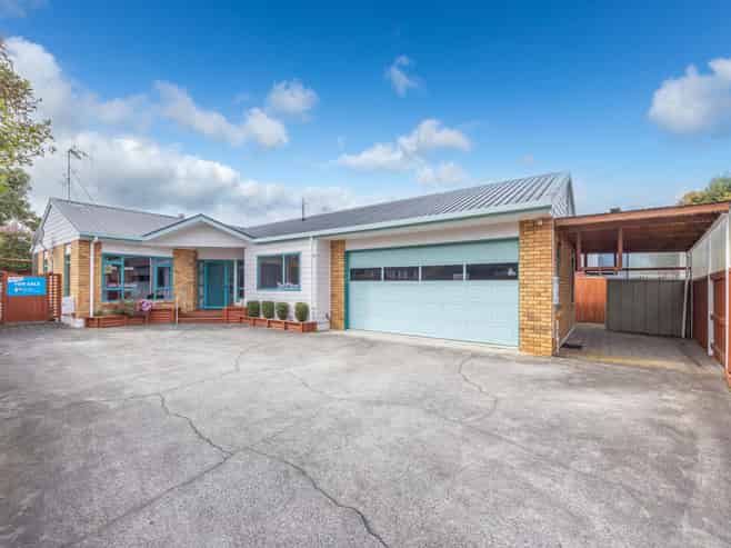 1A Macdonald Road, Glenview