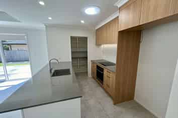 30 Leebank Cres, Riverhead