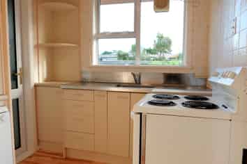 10 Walton Rd, Paraparaumu Beach