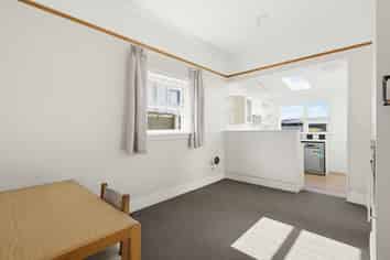 111 Queens Drive, Lyall Bay